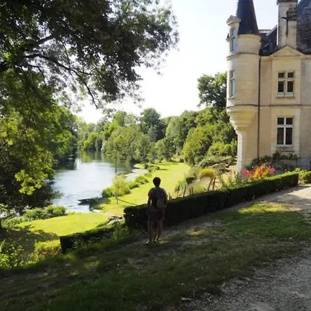Chateau Des Loups - Les Cedres Bleus *
