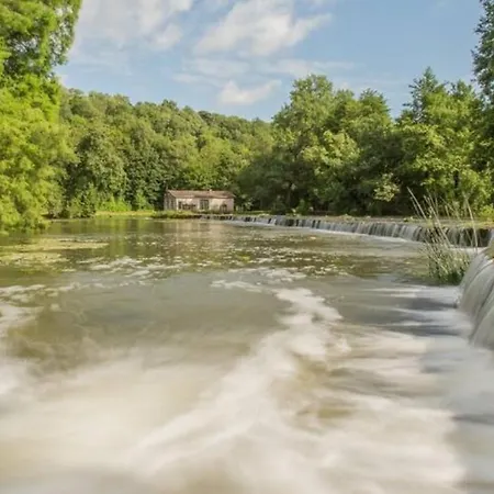 Chateau Des Loups - Les Cedres Bleus *