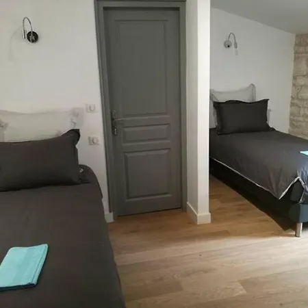 Chateau Des Loups - Les Cedres Bleus