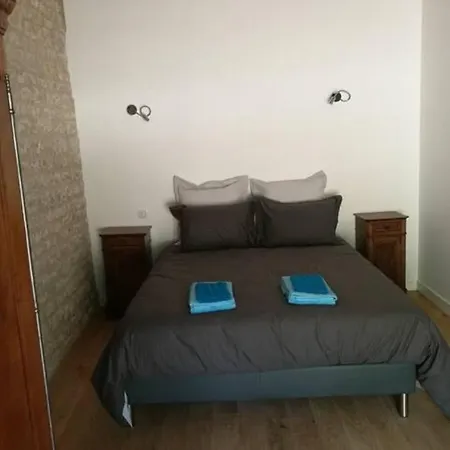 Chateau Des Loups - Les Cedres Bleus