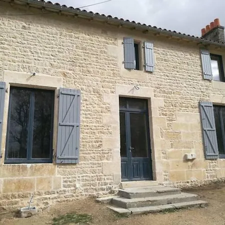 Chateau Des Loups - Les Cedres Bleus *