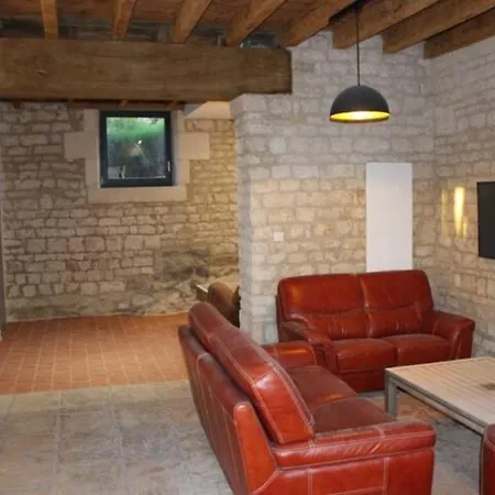 Château Des Loups - Les Cèdres Bleus Casa de Férias Echire