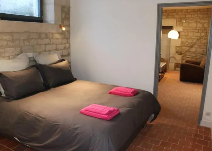 Château Des Loups - Les Cèdres Bleus Casa de Férias *