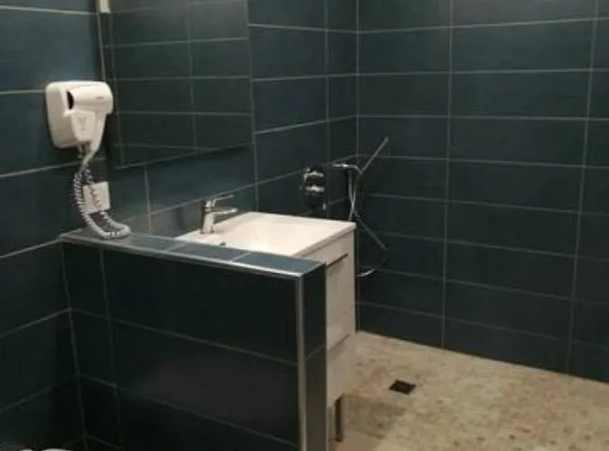 Château Des Loups - Les Cèdres Bleus Casa de Férias *