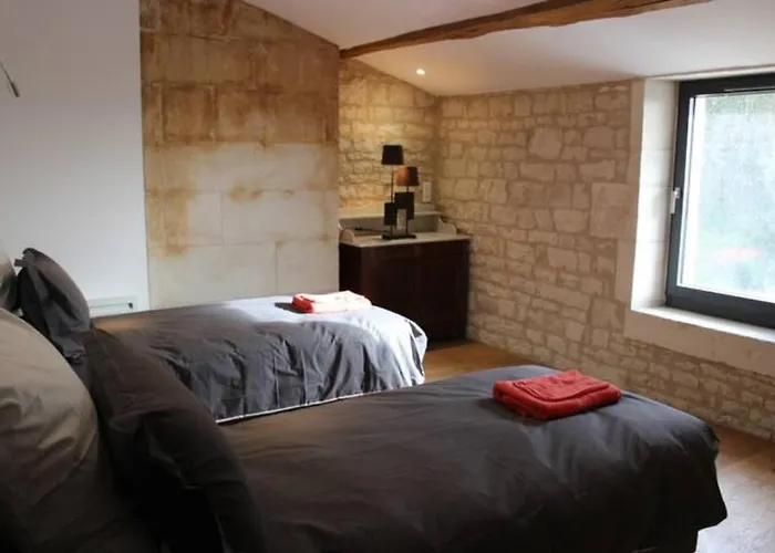 Château Des Loups - Les Cèdres Bleus Casa de Férias *