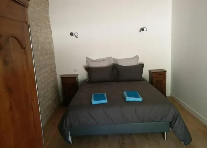 Château Des Loups - Les Cèdres Bleus