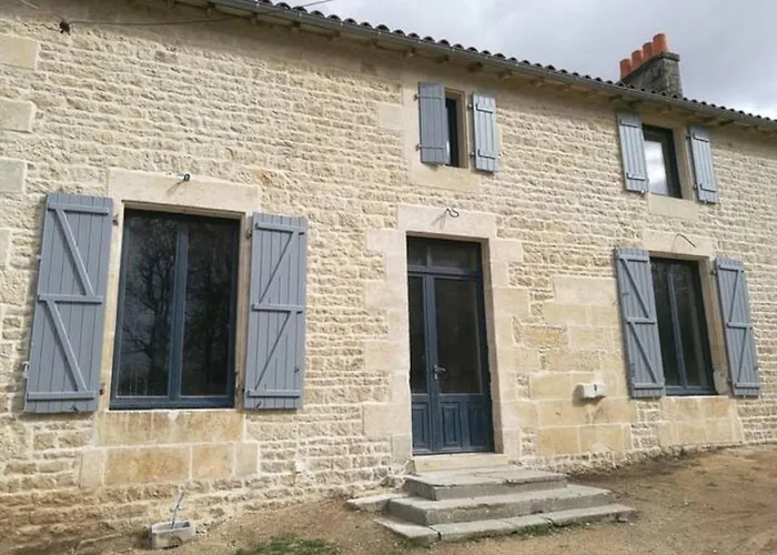 Château Des Loups - Les Cèdres Bleus *