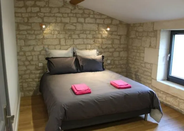 Château Des Loups - Les Cèdres Bleus Casa de Férias